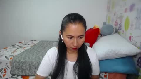 Snapshot of tyna_b chatting on May 21, 2026, 2:57 pm Tyna online show from May 21, 2026, 2:57 pm