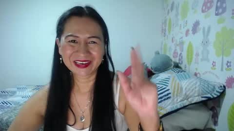 Snapshot of tyna_b chatting on June 8, 2026, 10:04 am Tyna online show from June 8, 2026, 10:04 am