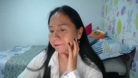 Snapshot of tyna_b chatting on June 11, 2026, 12:32 am Tyna online show from June 11, 2026, 12:32 am