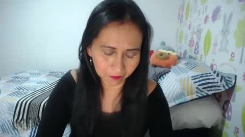 Snapshot of tyna_b chatting on June 11, 2026, 5:22 pm Tyna online show from June 11, 2026, 5:22 pm