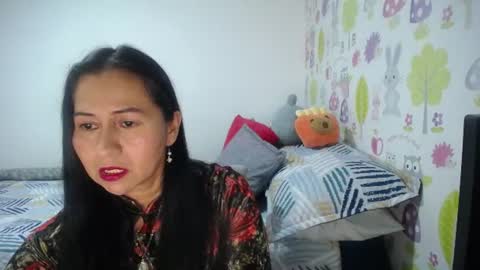 Snapshot of tyna_b chatting on June 13, 2026, 6:06 pm Tyna online show from June 13, 2026, 6:06 pm