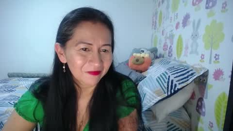Snapshot of tyna_b chatting on June 15, 2026, 11:18 pm Tyna online show from June 15, 2026, 11:18 pm