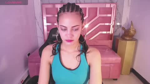 Snapshot of tyna_ch chatting on December 2, 2024, 4:31 pm TYNA online show from December 2, 2024, 4:31 pm