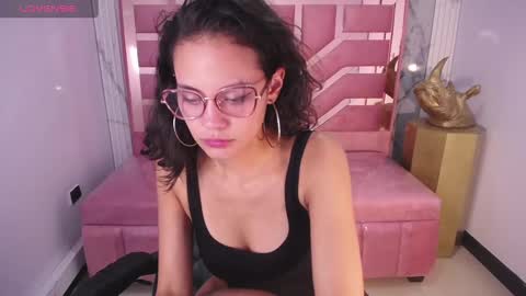 Snapshot of tyna_ch chatting on January 24, 2025, 10:51 pm TYNA online show from January 24, 2025, 10:51 pm