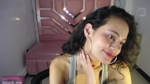 Snapshot of tyna_ch chatting on February 6, 2025, 7:40 pm TYNA online show from February 6, 2025, 7:40 pm