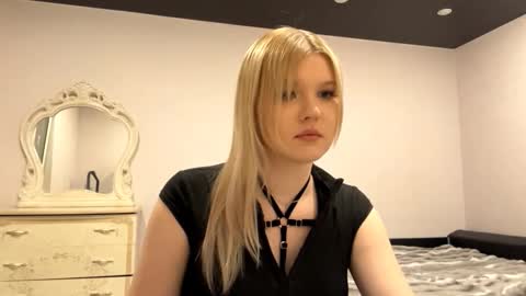Anny online show from March 15, 2026, 5:08 pm