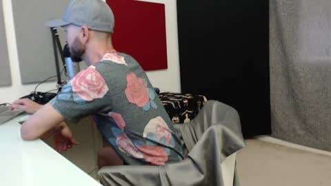 Tyrone Mattias online show from February 15, 2025, 8:11 pm