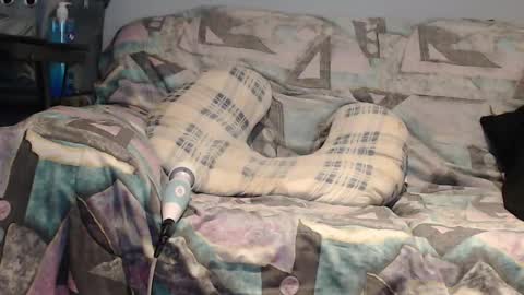 Helena and Tyson online show from November 16, 2025, 4:29 am