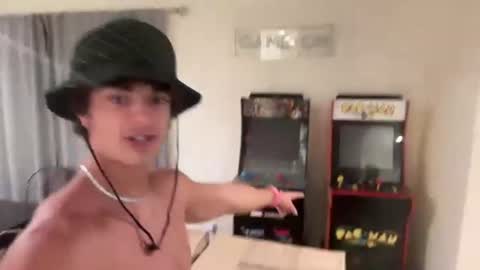 Snapshot of tyy0ung chatting on August 8, 2026, 5:42 am tyy0ung online show from August 8, 2026, 5:42 am