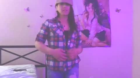 Snapshot of uandme_baby chatting on February 22, 2025, 9:23 am Azelia B online show from February 22, 2025, 9:23 am