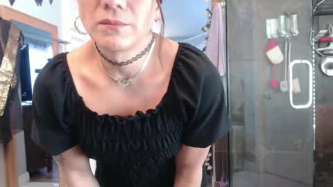 Snapshot of uandme_baby chatting on December 14, 2025, 10:14 pm Azelia B online show from December 14, 2025, 10:14 pm