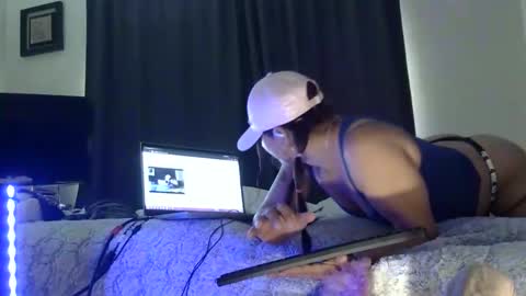 Snapshot of uandme_baby chatting on May 14, 2026, 1:40 pm Azelia B online show from May 14, 2026, 1:40 pm