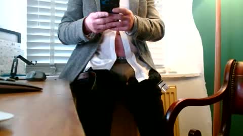 Snapshot of ukclive chatting on October 10, 2025, 10:14 am ukclive online show from October 10, 2025, 10:14 am