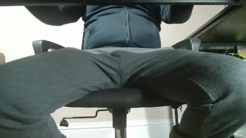 Snapshot of ukguynxtdr chatting on December 4, 2025, 9:56 pm ukguynxtdr online show from December 4, 2025, 9:56 pm