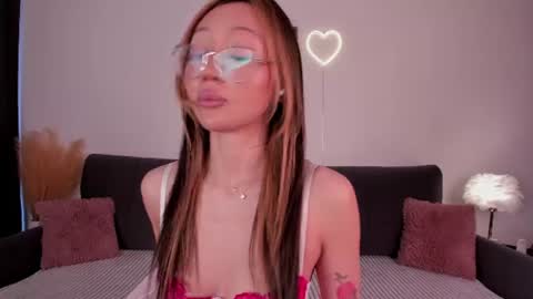 Snapshot of ukki_ chatting on July 8, 2026, 7:24 am Naomi online show from July 8, 2026, 7:24 am