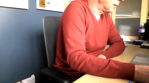 Snapshot of ukshowall chatting on September 24, 2025, 11:35 am mark online show from September 24, 2025, 11:35 am