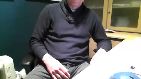 Snapshot of ukshowall chatting on February 25, 2026, 6:28 pm mark online show from February 25, 2026, 6:28 pm