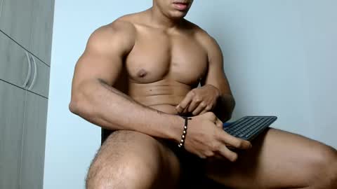 Snapshot of ulisess15 chatting on May 14, 2026, 10:33 am Felipe model independent online show from May 14, 2026, 10:33 am