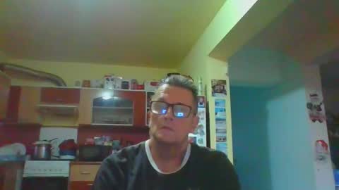 Snapshot of ulmeni4 chatting on May 25, 2026, 6:14 pm ulmeni4 online show from May 25, 2026, 6:14 pm