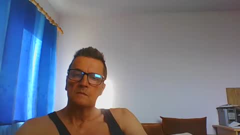 Snapshot of ulmeni4 chatting on May 30, 2026, 3:31 pm ulmeni4 online show from May 30, 2026, 3:31 pm
