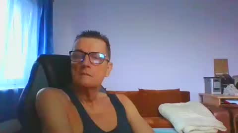 ulmeni7 online show from December 14, 2025, 8:09 am