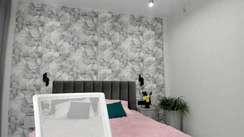 Melena online show from December 16, 2025, 12:48 am