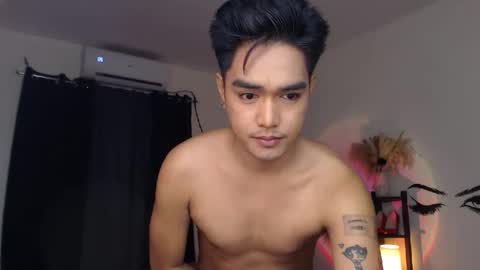 Snapshot of ultimatesexytrans chatting on March 6, 2025, 7:10 pm Alex online show from March 6, 2025, 7:10 pm