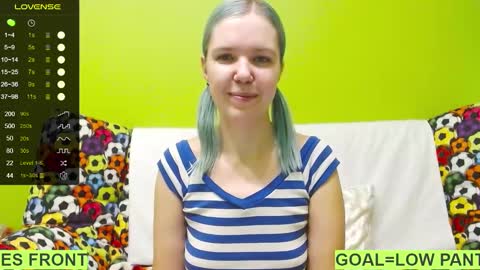 Snapshot of ultra_meow chatting on January 24, 2025, 10:43 am Roxy online show from January 24, 2025, 10:43 am