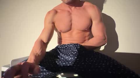 Snapshot of um_cammusc chatting on February 3, 2026, 9:31 pm Um CM online show from February 3, 2026, 9:31 pm