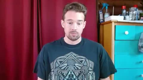 Snapshot of umphreak42 chatting on November 14, 2025, 5:33 pm Andrew online show from November 14, 2025, 5:33 pm