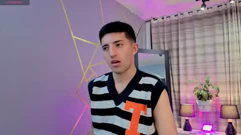 un_sluttyy online show from November 3, 2025, 12:28 pm