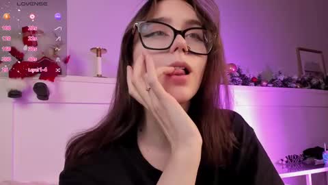 Snapshot of una_medisson chatting on December 19, 2024, 3:19 pm Una online show from December 19, 2024, 3:19 pm