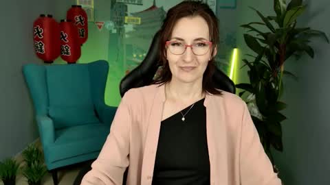 Snapshot of unatera chatting on October 7, 2025, 9:39 am UnaTera online show from October 7, 2025, 9:39 am