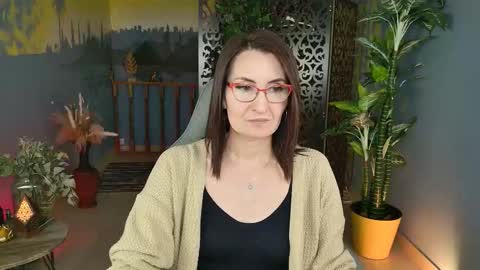 Snapshot of unatera chatting on November 4, 2025, 9:08 am UnaTera online show from November 4, 2025, 9:08 am