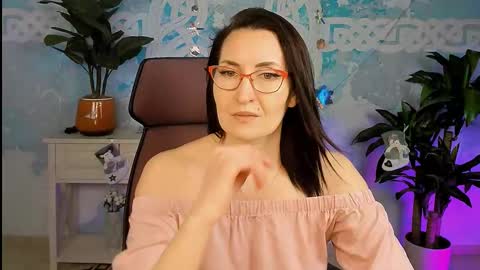 Snapshot of unatera chatting on December 21, 2025, 9:16 am UnaTera online show from December 21, 2025, 9:16 am