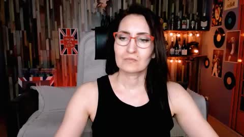 Snapshot of unatera chatting on February 16, 2026, 8:21 am UnaTera online show from February 16, 2026, 8:21 am