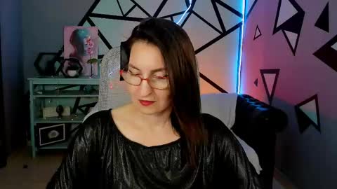 Snapshot of unatera chatting on June 2, 2026, 6:15 am UnaTera online show from June 2, 2026, 6:15 am