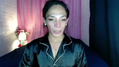 Snapshot of uncut_queen chatting on July 15, 2026, 2:28 am LOVELY JANE online show from July 15, 2026, 2:28 am