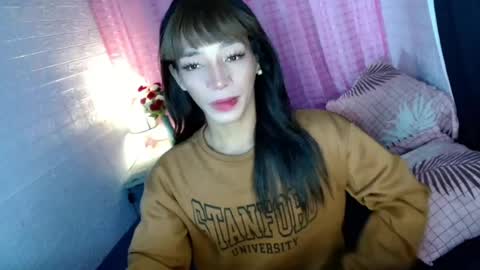 Snapshot of uncut_queen chatting on July 27, 2026, 12:28 am LOVELY JANE online show from July 27, 2026, 12:28 am