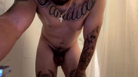 Snapshot of uncutmexx chatting on December 21, 2025, 3:52 pm uncutmexx online show from December 21, 2025, 3:52 pm