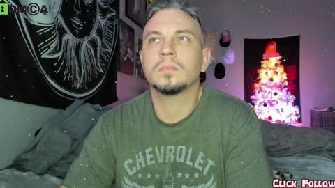 Snapshot of uncutstudxxx chatting on December 6, 2024, 9:21 am UncutSTUDXXXManyvids online show from December 6, 2024, 9:21 am