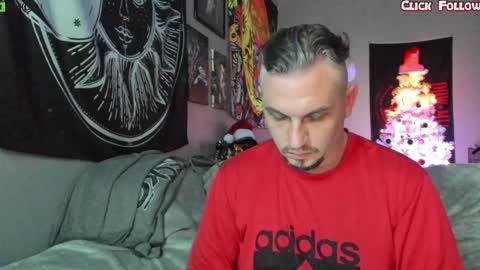 Snapshot of uncutstudxxx chatting on December 10, 2024, 4:24 am UncutSTUDXXXManyvids online show from December 10, 2024, 4:24 am