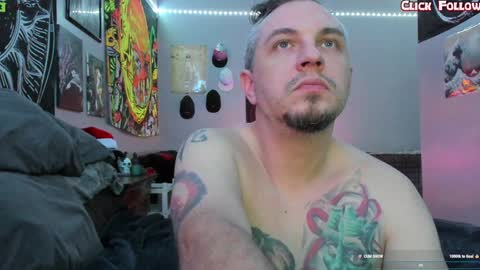 Snapshot of uncutstudxxx chatting on December 31, 2024, 2:51 am UncutSTUDXXXManyvids online show from December 31, 2024, 2:51 am