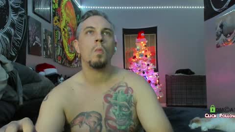 Snapshot of uncutstudxxx chatting on December 31, 2024, 5:51 pm UncutSTUDXXXManyvids online show from December 31, 2024, 5:51 pm