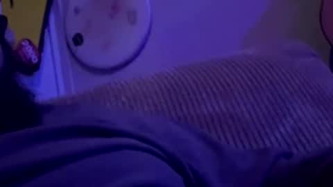 Snapshot of uncuttruss chatting on December 16, 2025, 10:42 am uncuttruss online show from December 16, 2025, 10:42 am