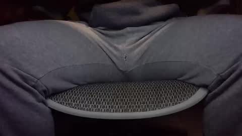 Under the desk online show from December 13, 2025, 10:26 pm