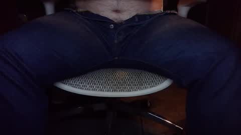 Under the desk online show from January 13, 2026, 10:04 pm