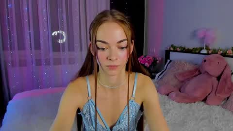 Snapshot of under_the_skin chatting on December 1, 2024, 7:36 pm Under The Skin online show from December 1, 2024, 7:36 pm