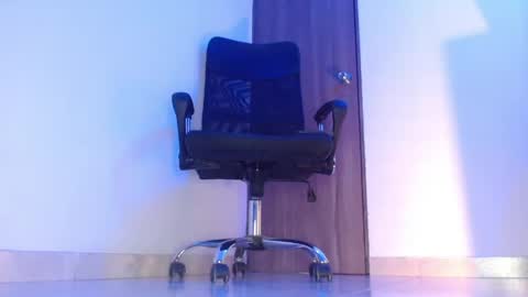   online show from April 29, 2026, 12:05 am