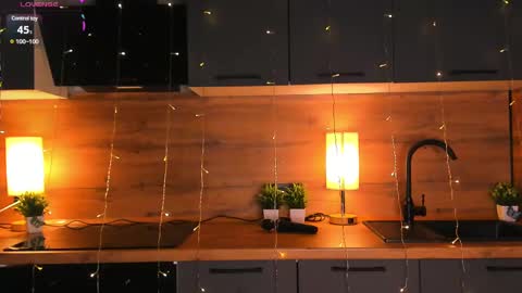 Im online every day 1700 GMT-4 online show from February 13, 2025, 9:27 pm